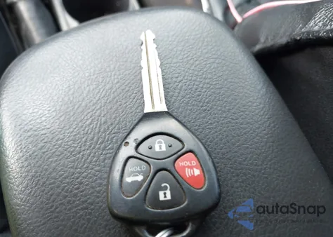 2010 Toyota Corolla S z USA, uszkodzony, nr VIN 2T1BU4EE2AC456016